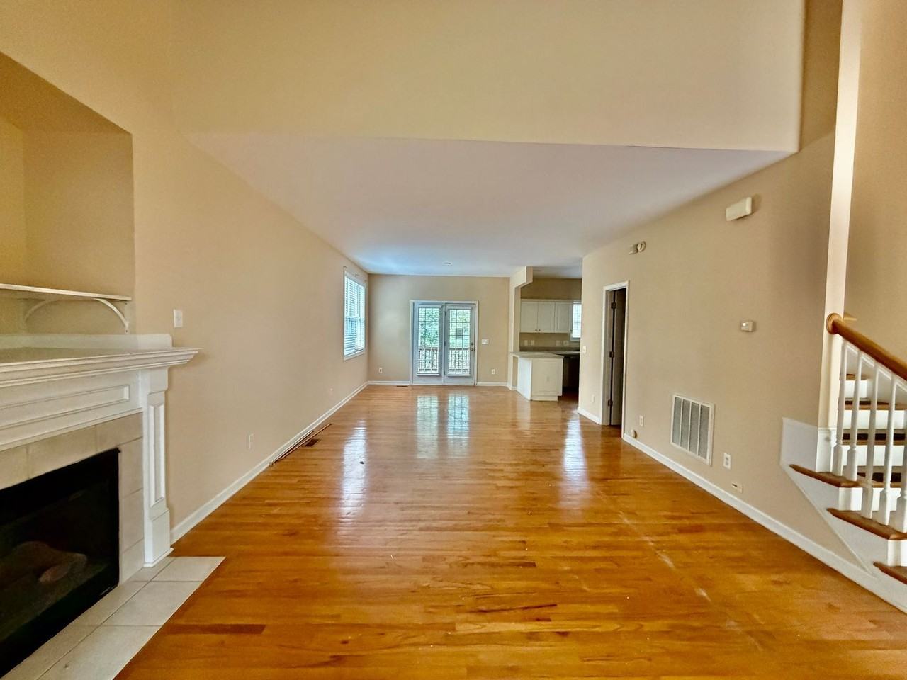 27 Greenbrook Ct - Photo 3 of 18