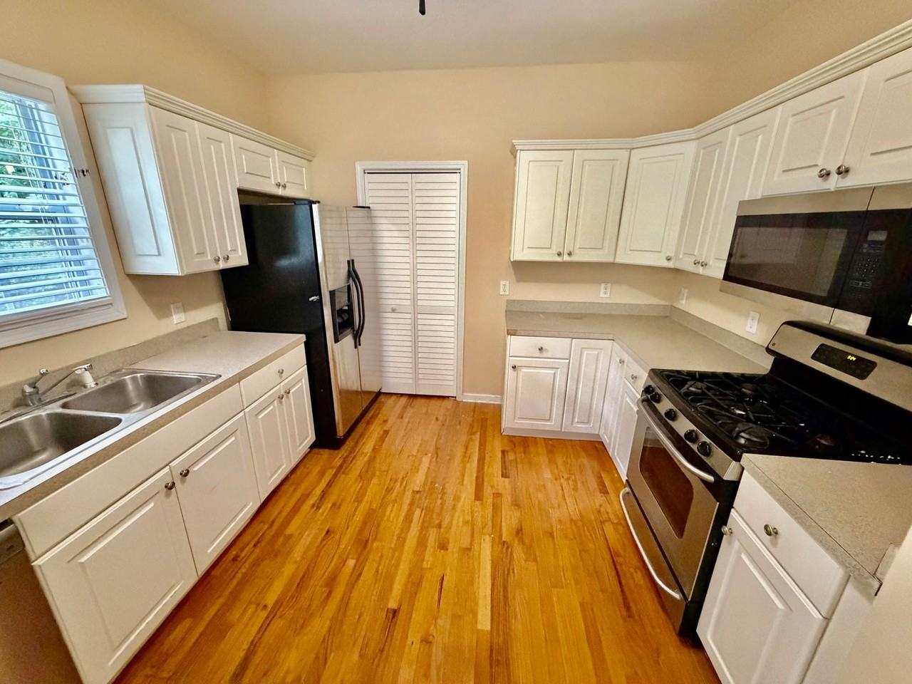27 Greenbrook Ct - Photo 6 of 18