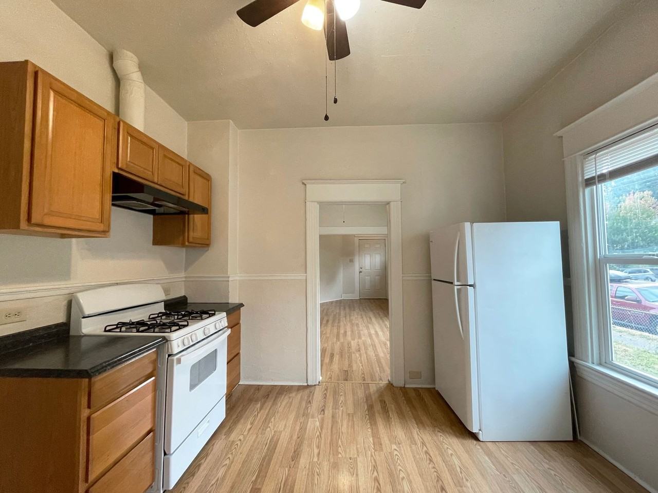4003 Ne 7th Ave - Photo 4 of 16
