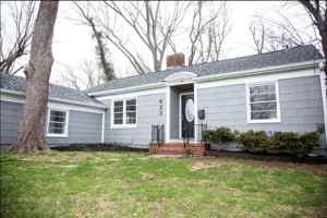 featured image of 623 W Broadmoor St