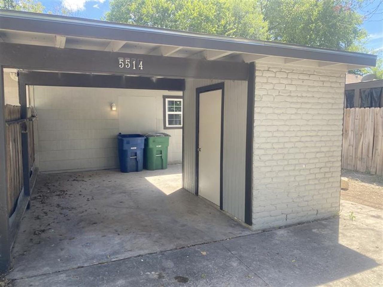 5514 Little Creek St - Photo 3 of 15