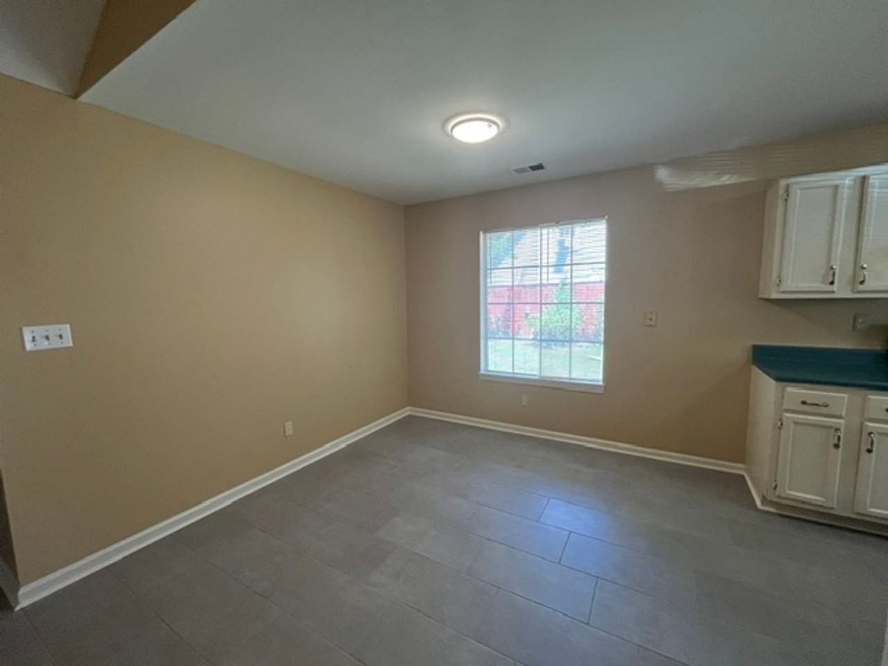 2900 Heatherglen Cv W - Photo 3 of 11