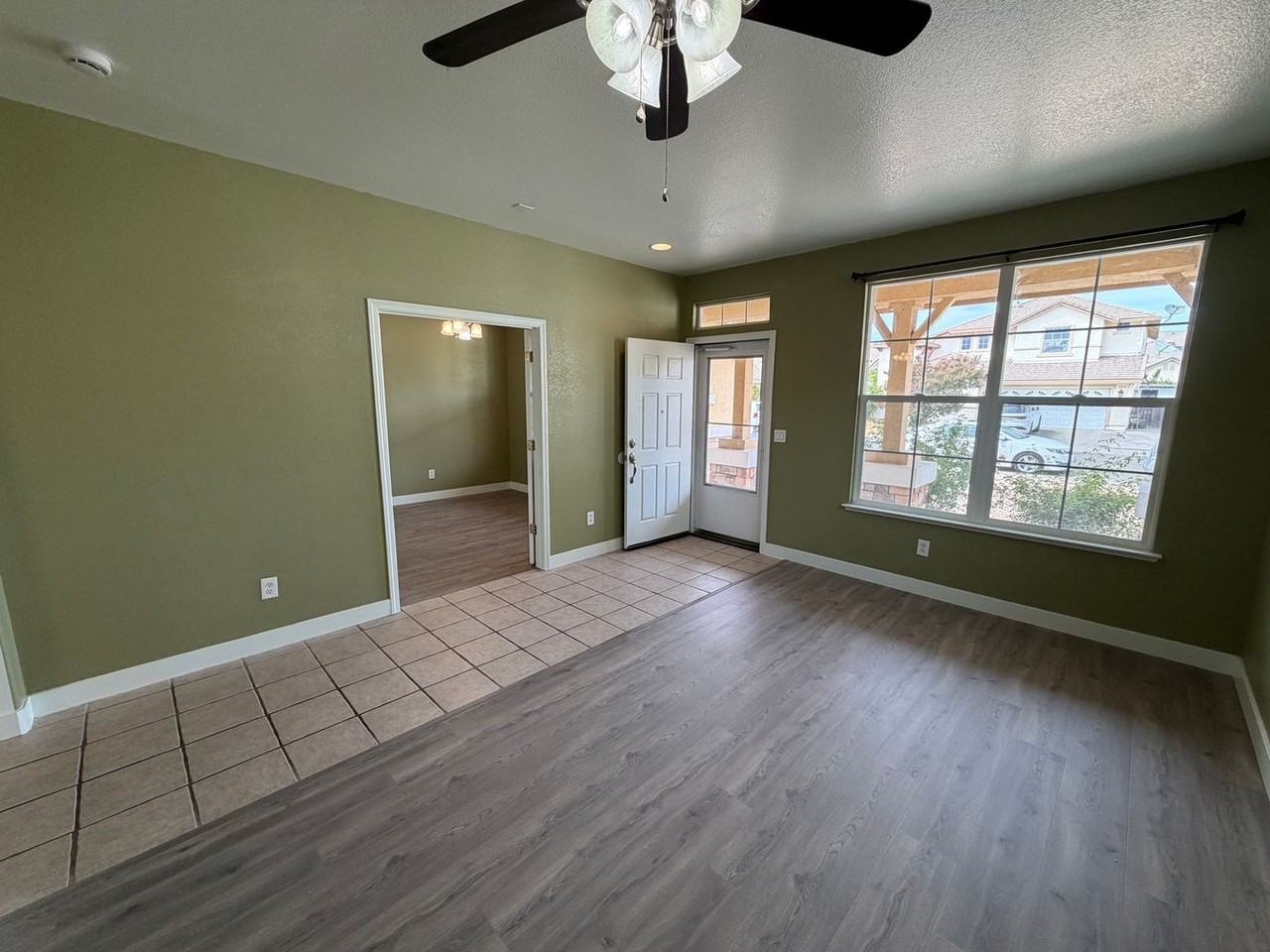 8660 Banton Cir - Photo 4 of 33
