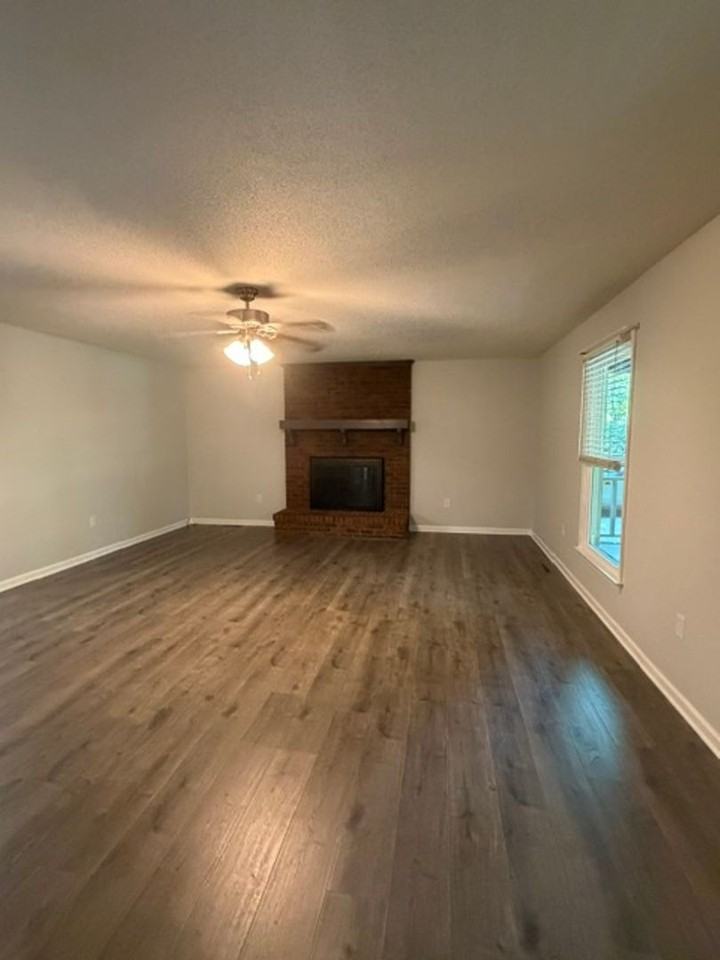2723 Meadow Oak Dr - Photo 2 of 9