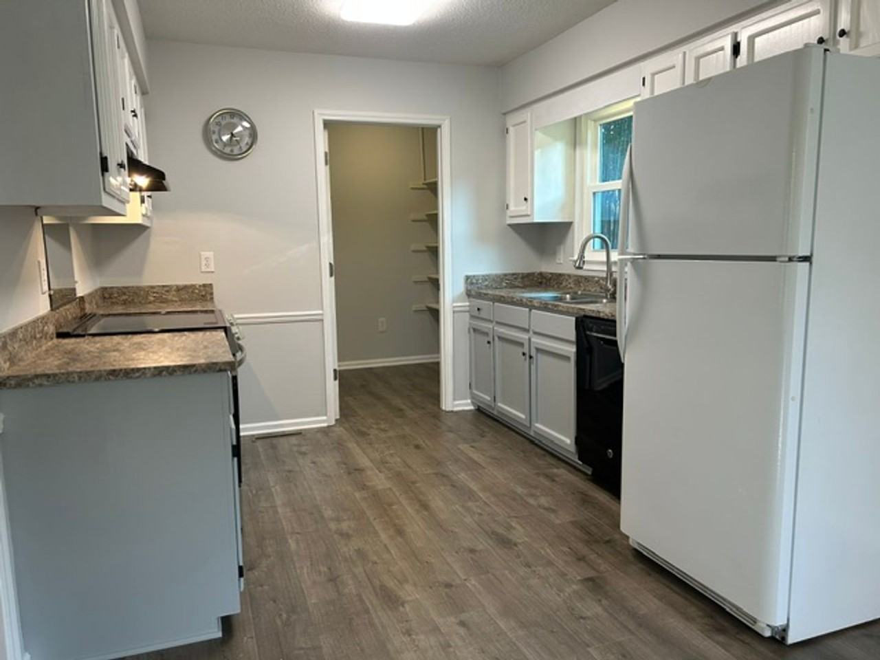 2723 Meadow Oak Dr - Photo 3 of 9