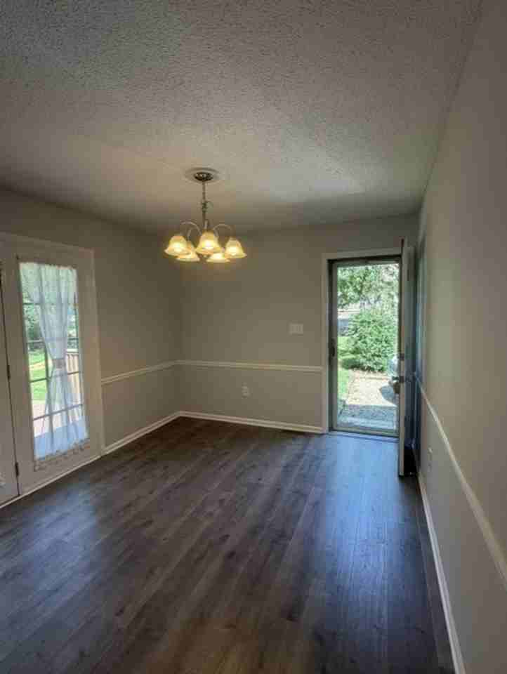 2723 Meadow Oak Dr - Photo 4 of 9