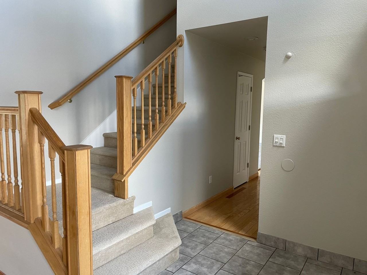 8024 Moss Creek Dr - Photo 3 of 14