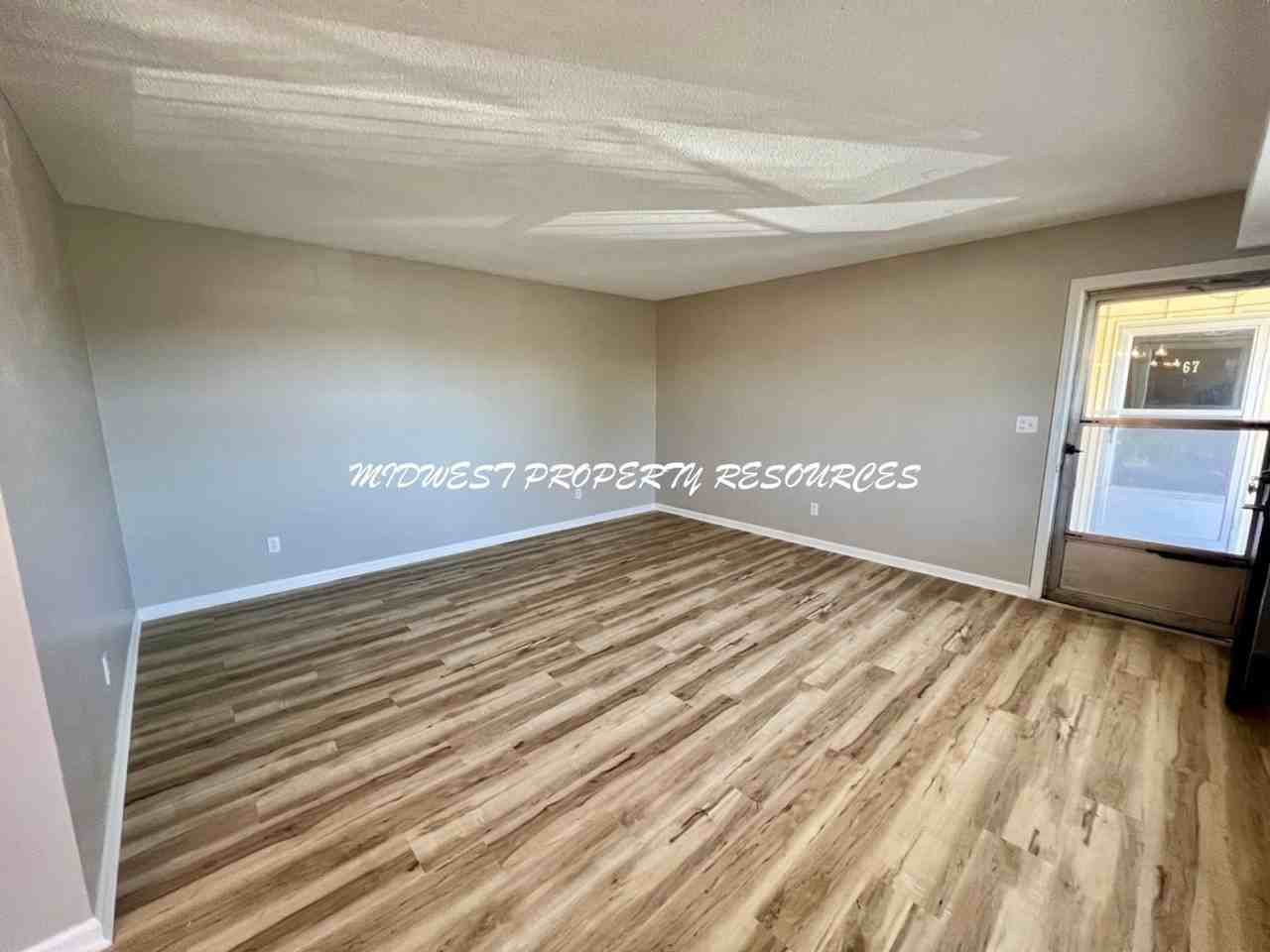 965 Nw Colbern Rd - Photo 2 of 11