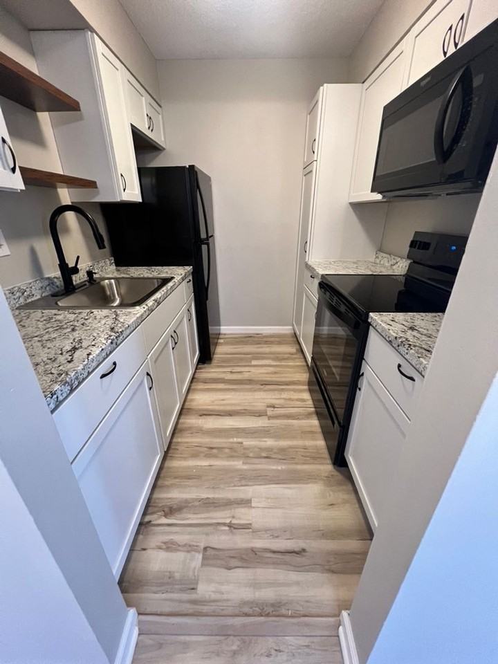 965 Nw Colbern Rd - Photo 6 of 11