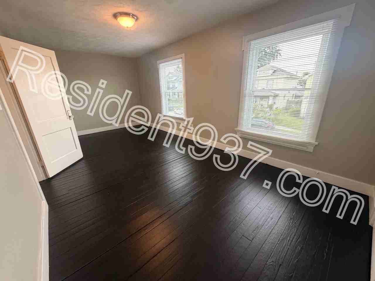 422 Santa Cruz Ave - Photo 6 of 18