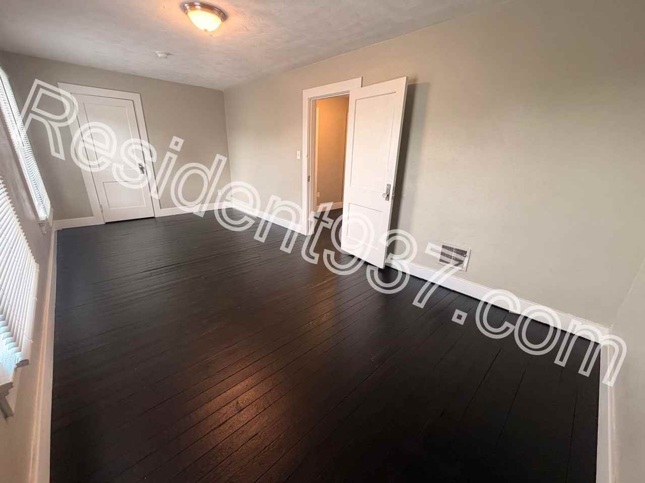 422 Santa Cruz Ave - Photo 7 of 18