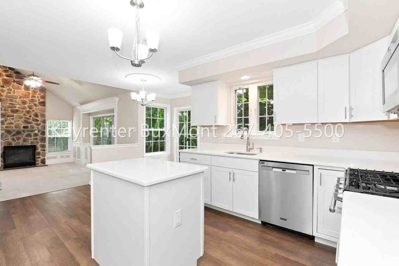1150 Bridle Path Dr - Photo 2 of 18