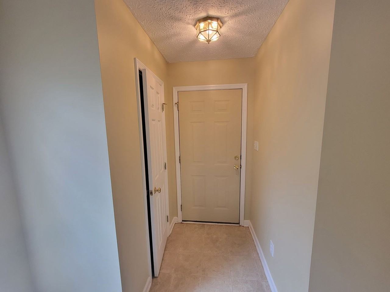 481 Connemara Trl - Photo 2 of 24