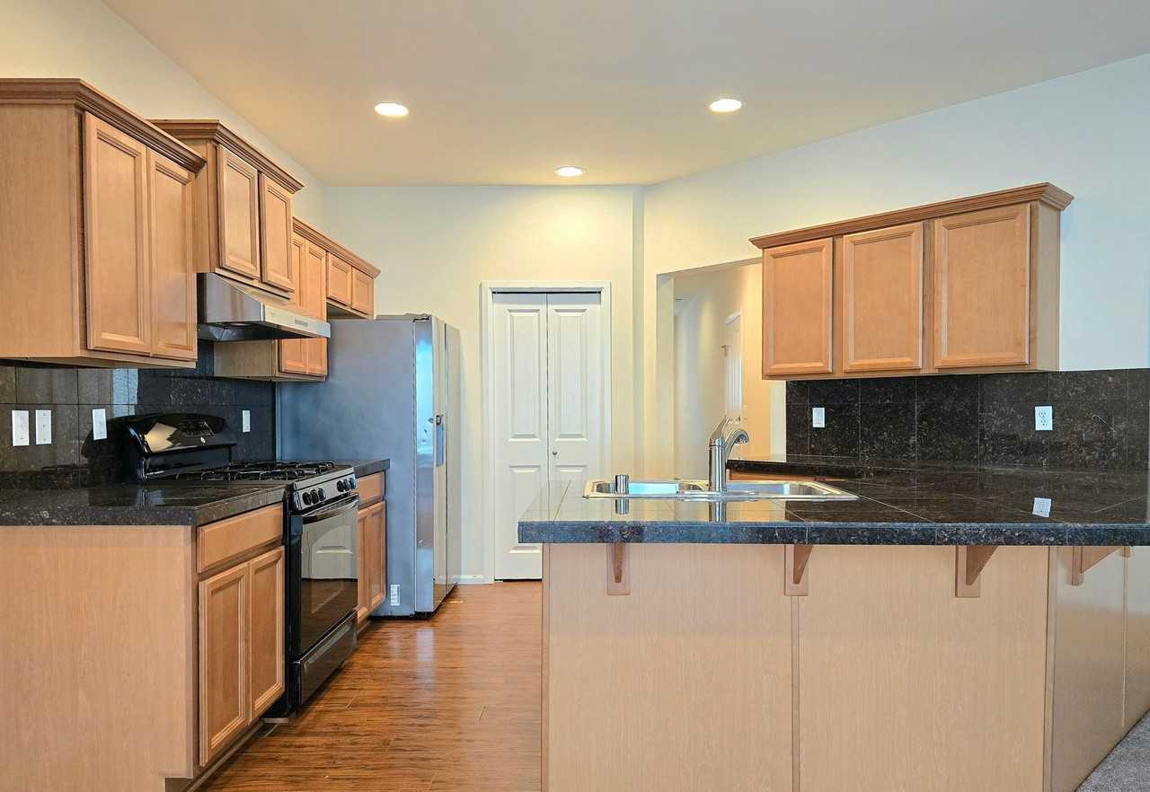 8621 12th St Se - Photo 6 of 26