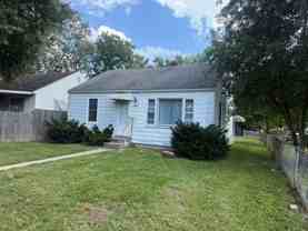 2910 S Vine St - Photo 1 of 1