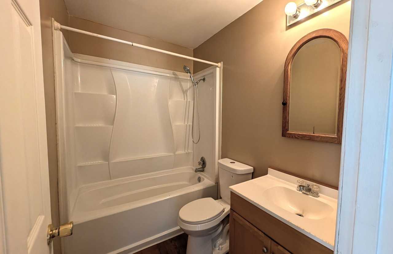 695 E Summit Ave - Photo 5 of 9