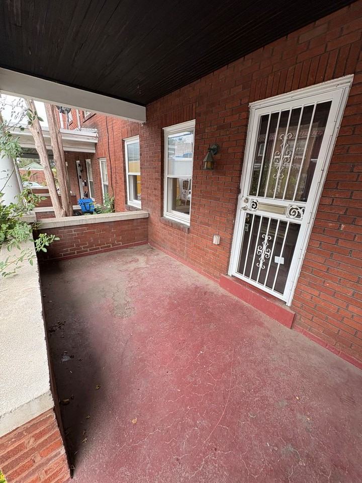 2042 Zarker St - Photo 2 of 21