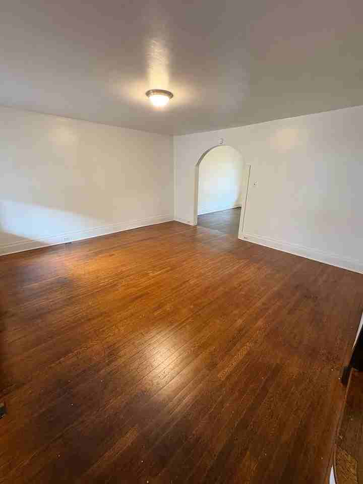 2042 Zarker St - Photo 3 of 21