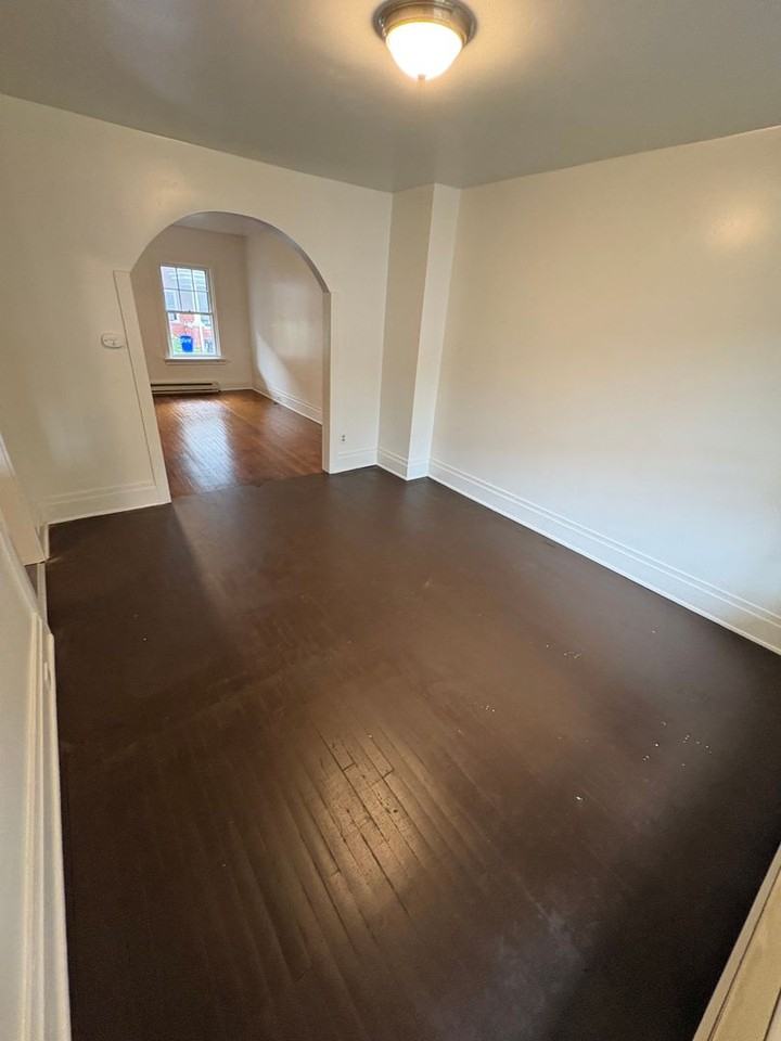 2042 Zarker St - Photo 7 of 21