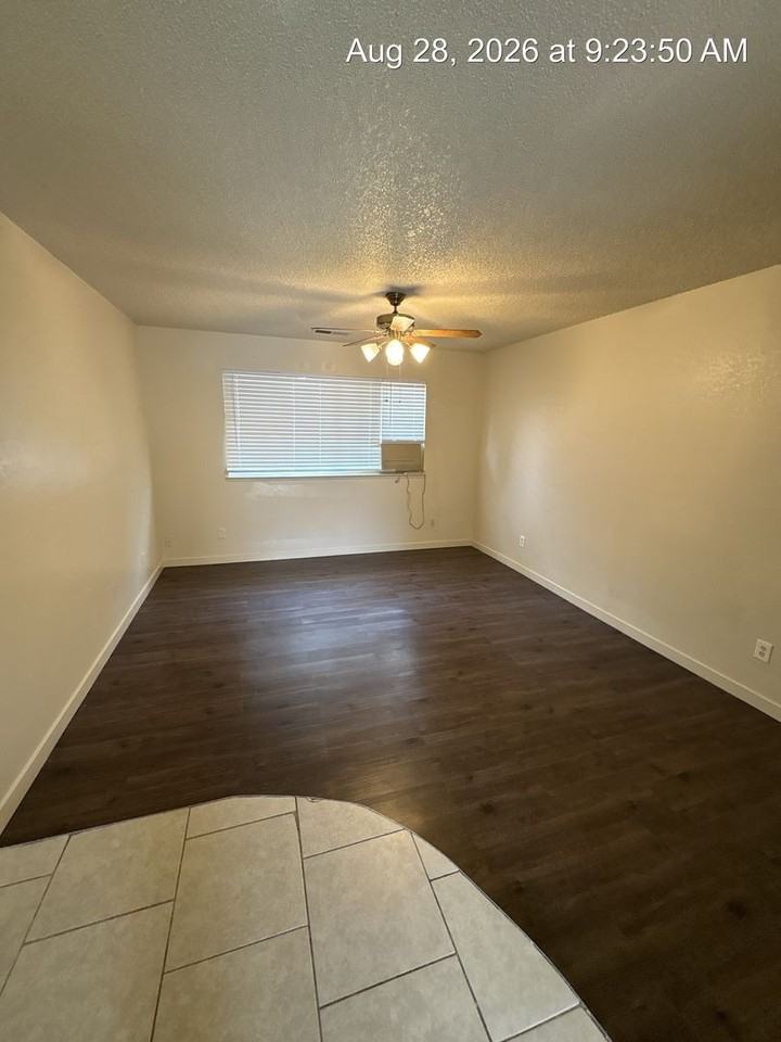 1009 W Laura Ave - Photo 2 of 22