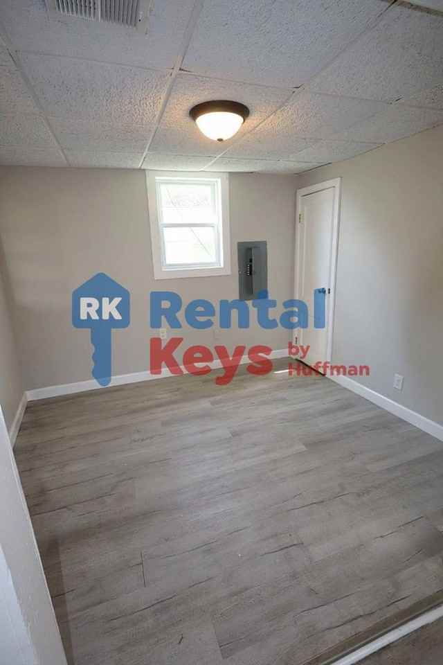 3023 Claremont Ave - Photo 4 of 20