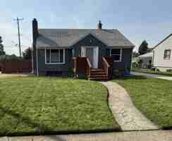 featured image of 2603 W Upton Ave