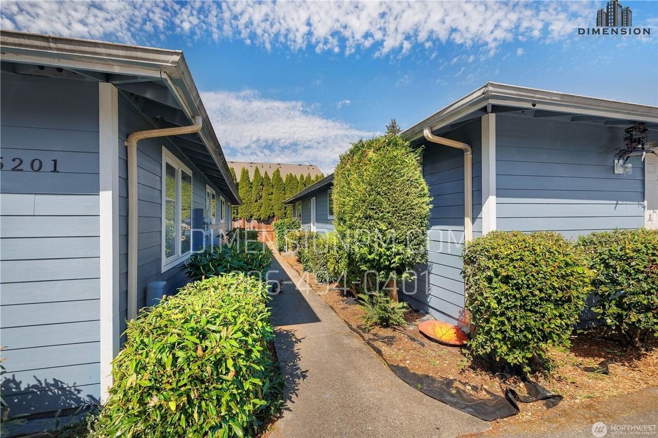 Convenient 1 bed 1 bath Units! - Photo 7 of 16