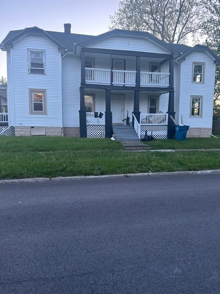 717 E 35th St - Photo 2 of 8