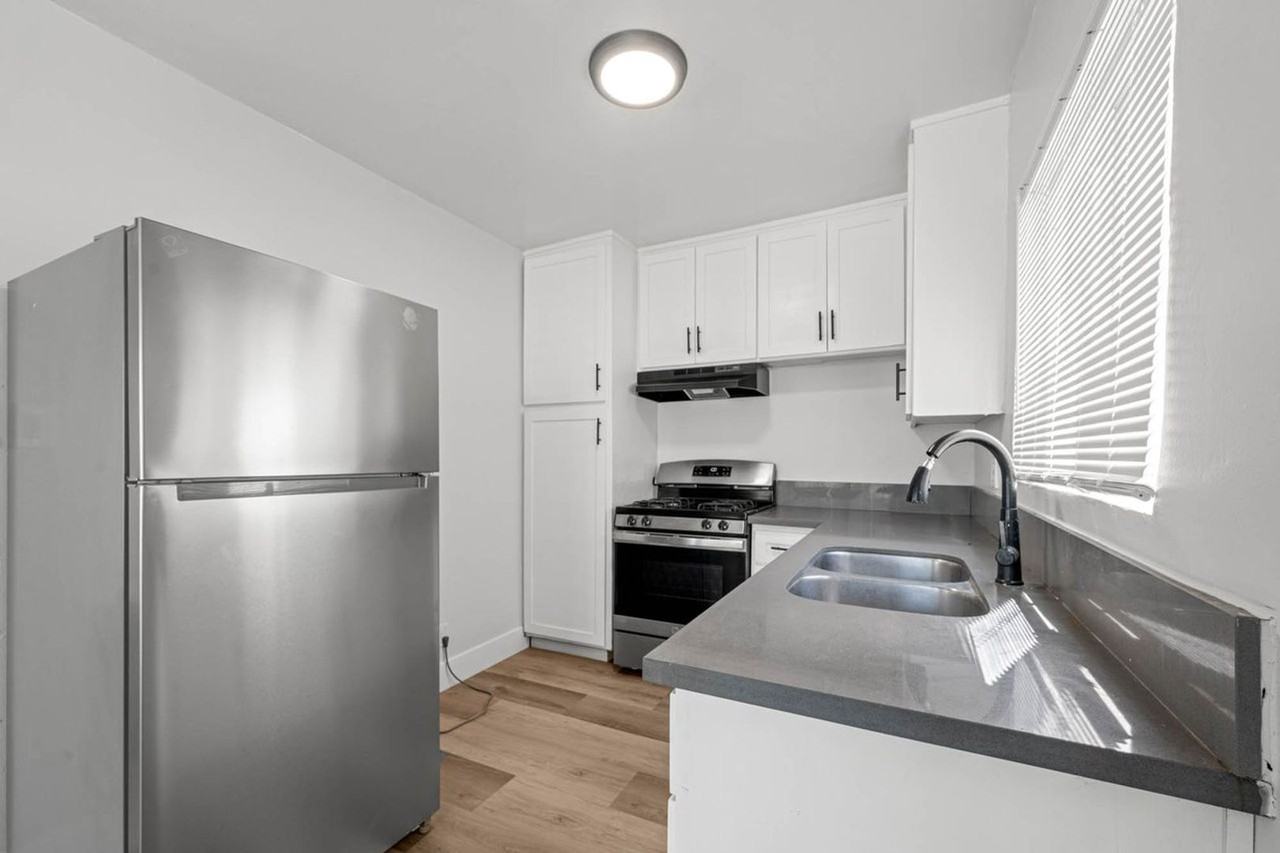 3845 Potomac Ave - Photo 5 of 35
