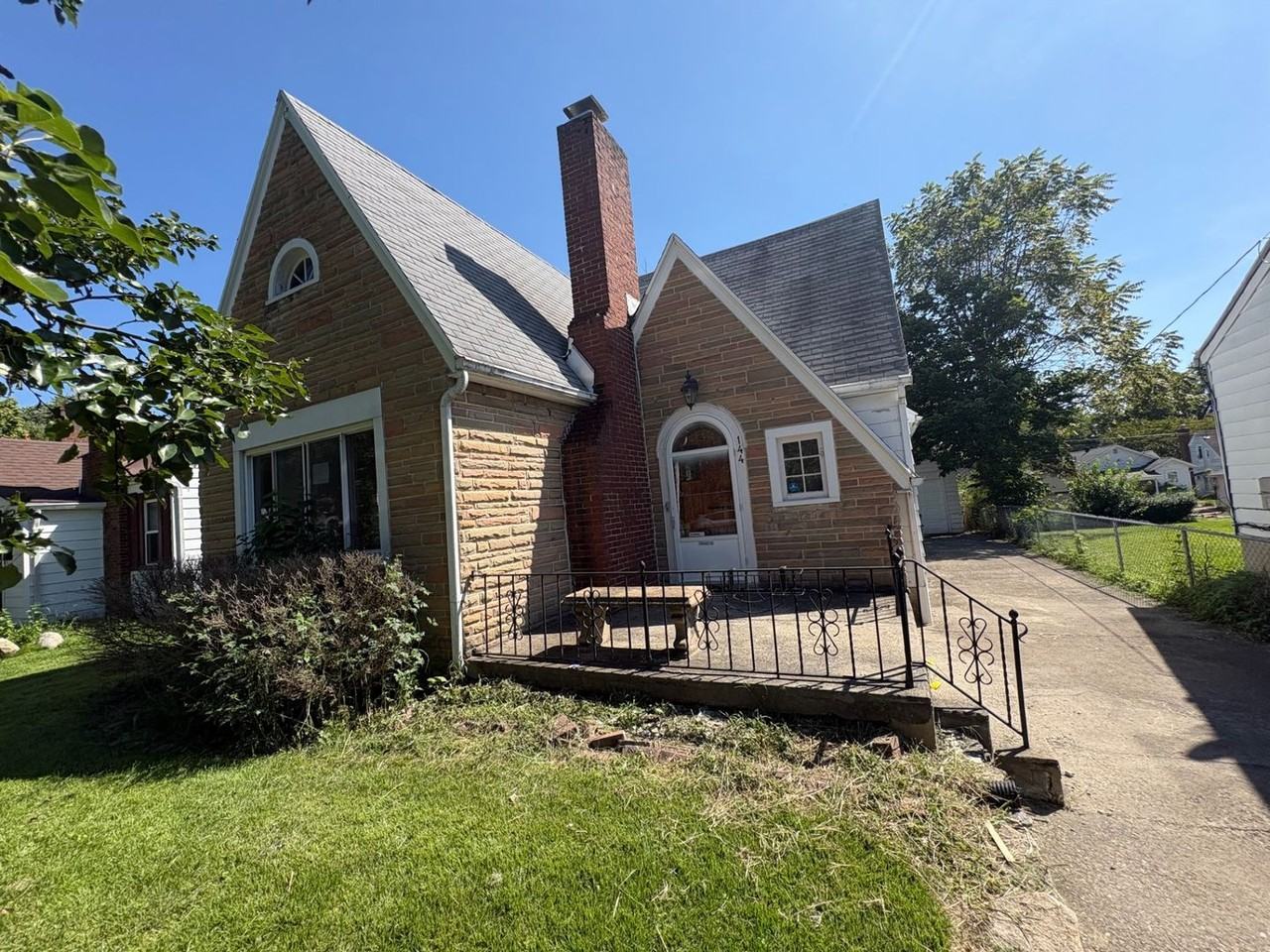 144 Fer Don Rd - Photo 2 of 19