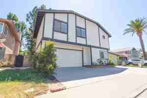 featured image of 640 E Banyan St