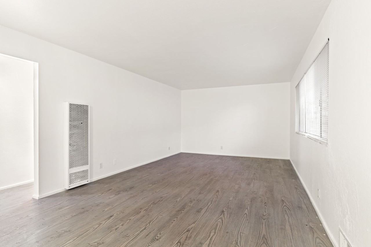 2674 Parker Ave #01 - Photo 4 of 15