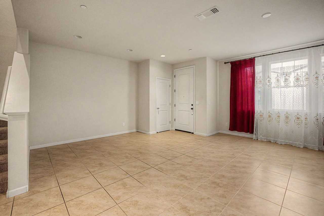15137 Breckinridge Ave - Photo 2 of 30
