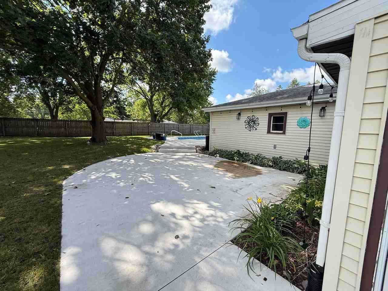 3405 Elkton Dr - Photo 5 of 32