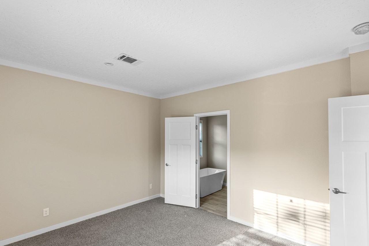 7662 Monongahela Ave - Photo 4 of 24