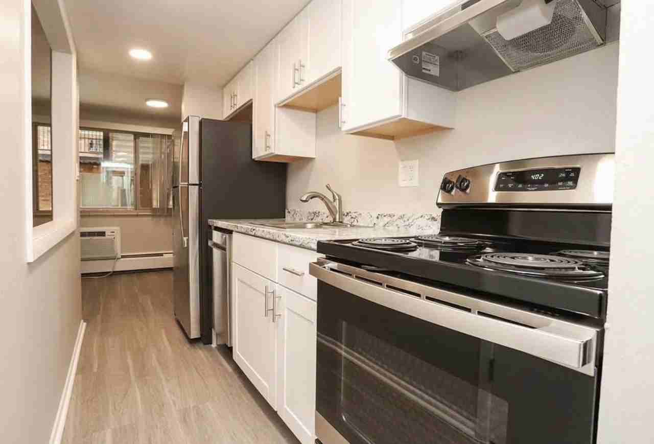 Dexter Street Apartments - Photo 5 of 10