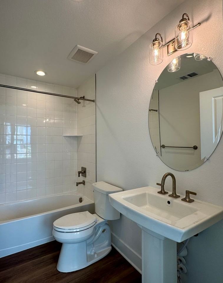 706 Saddle Dr - Photo 5 of 37