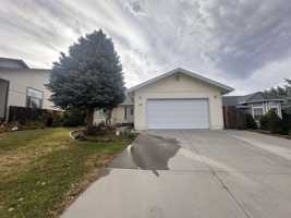 featured image of 1250 Shadow Mountain Dr
