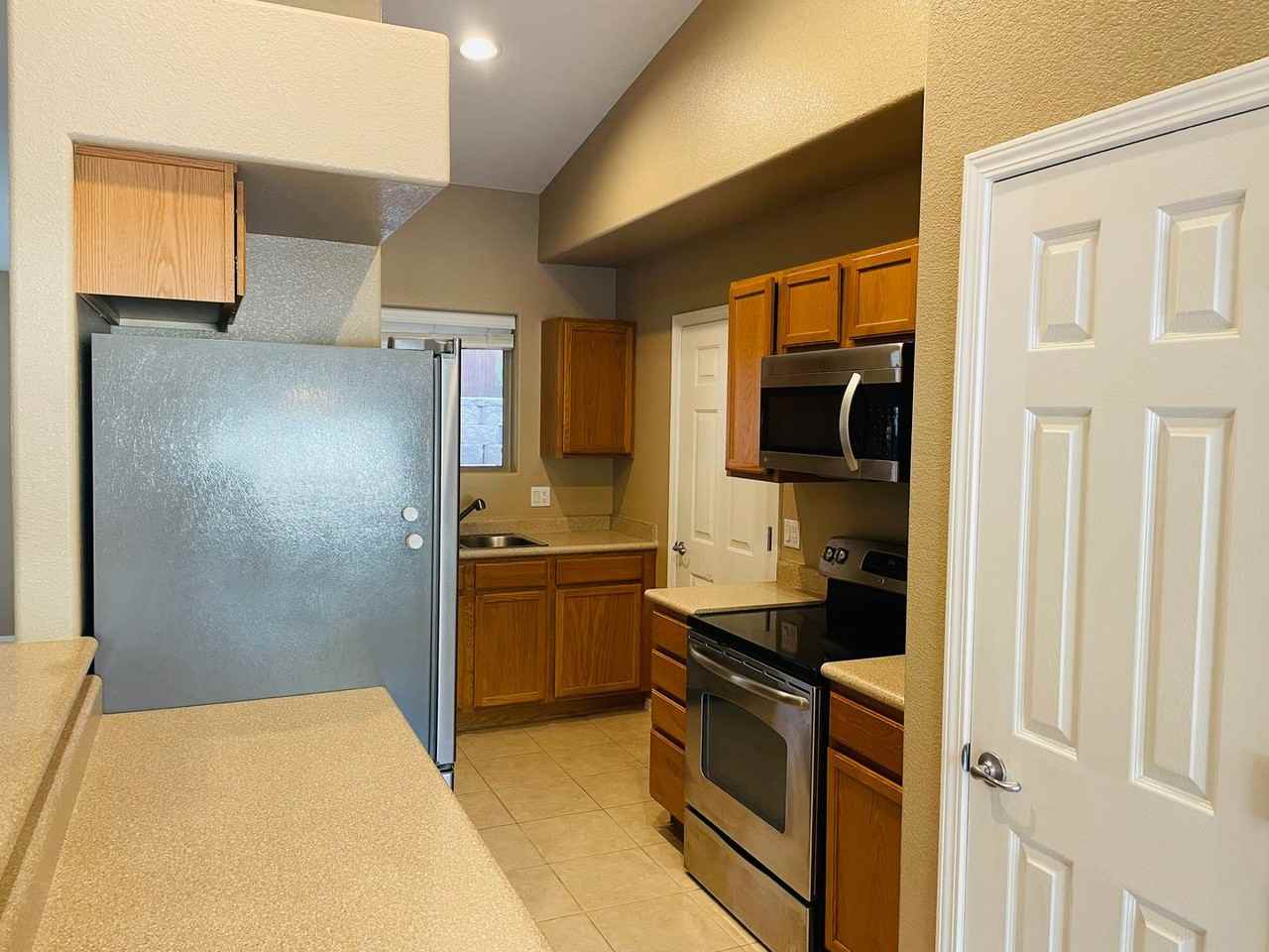 717 S 16th St - Photo 5 of 15