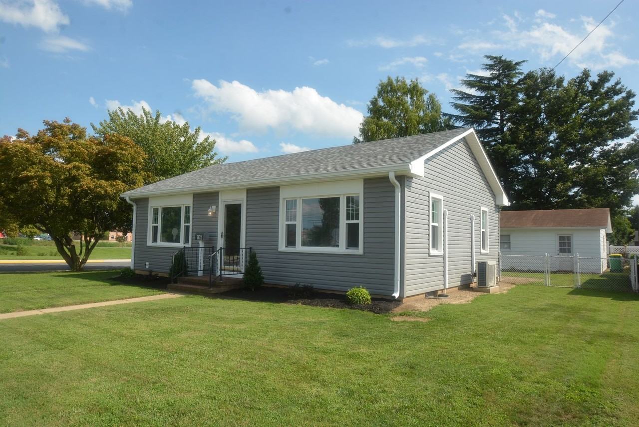 116 E Cochran St - Photo 2 of 32