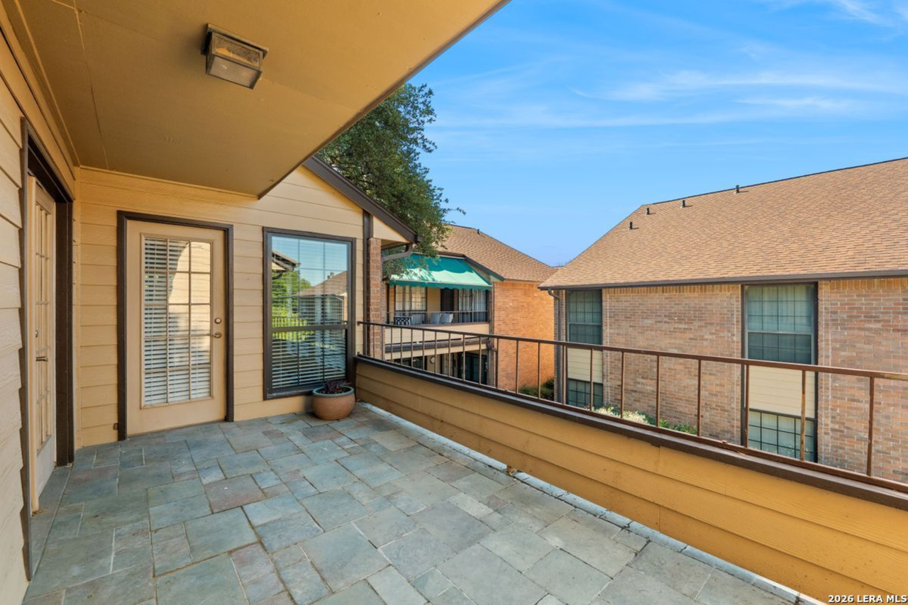 3605 Hidden Dr #F4 - Photo 4 of 20