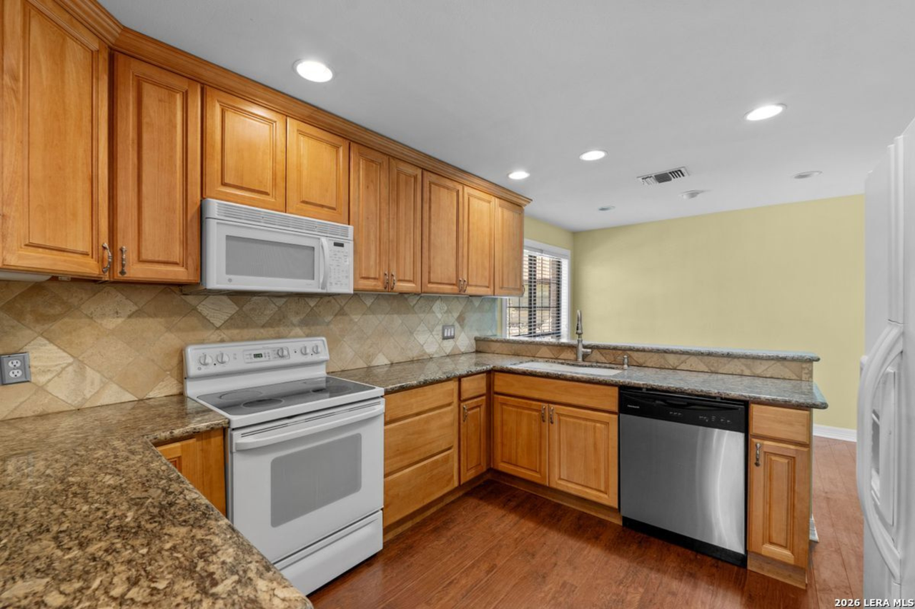 3605 Hidden Dr #F4 - Photo 6 of 20