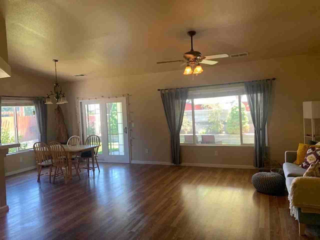 1343 E Marion Russell Dr - Photo 4 of 21