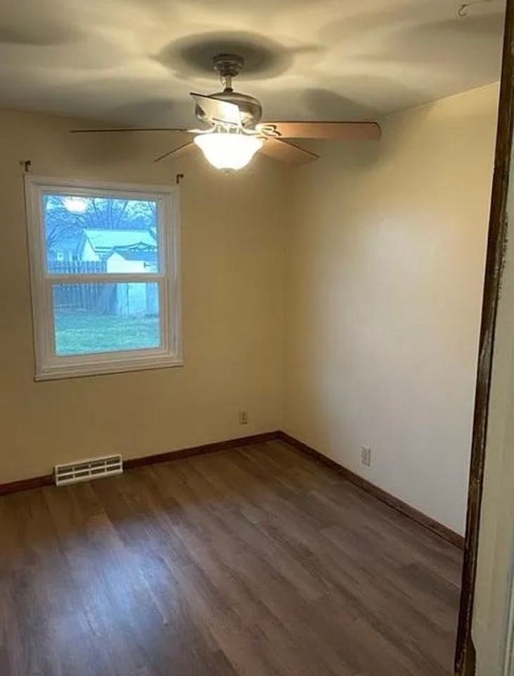 209 Avalon Ln - Photo 6 of 12