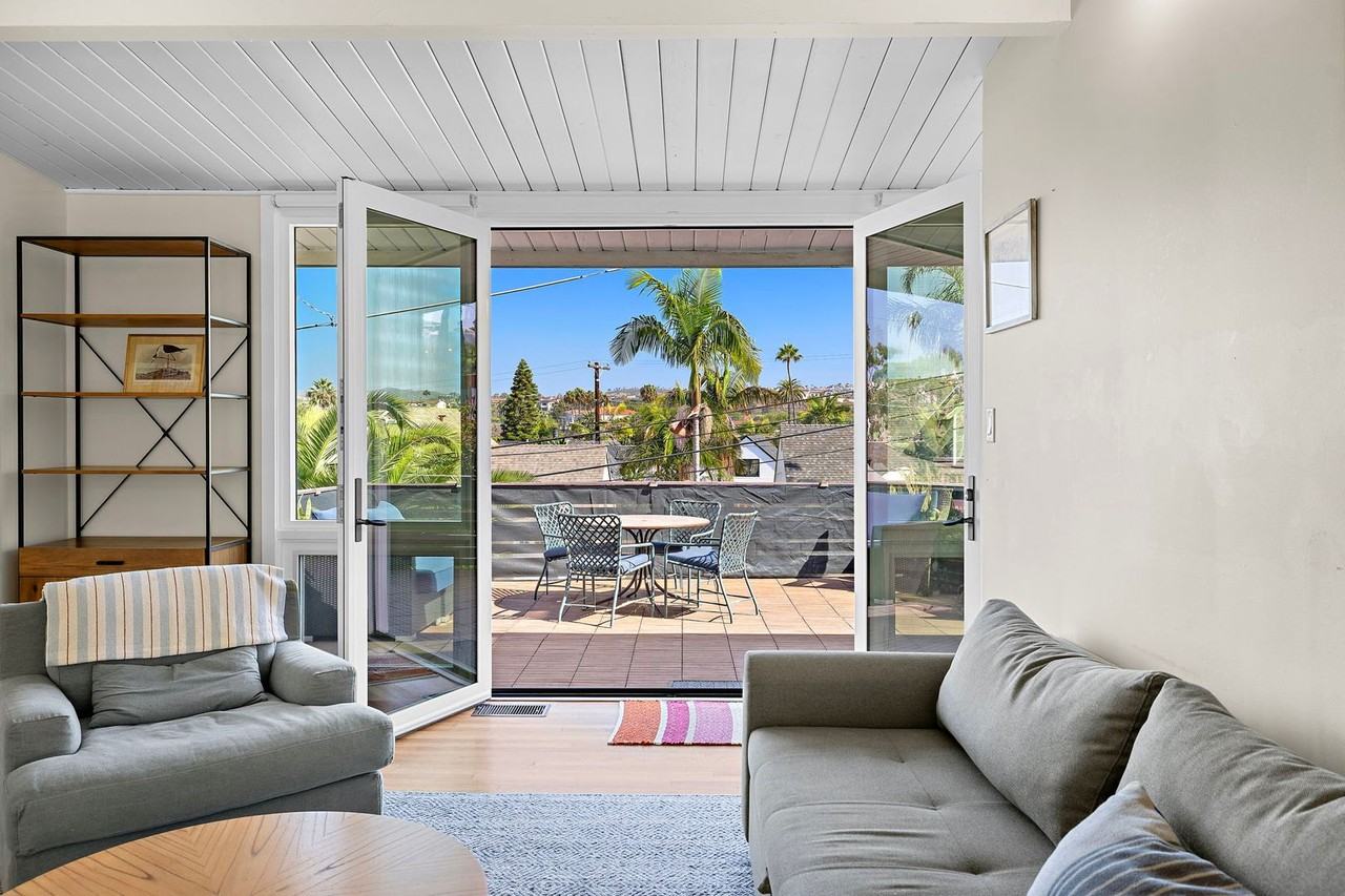 1503 Calle Sacramento - Photo 4 of 20