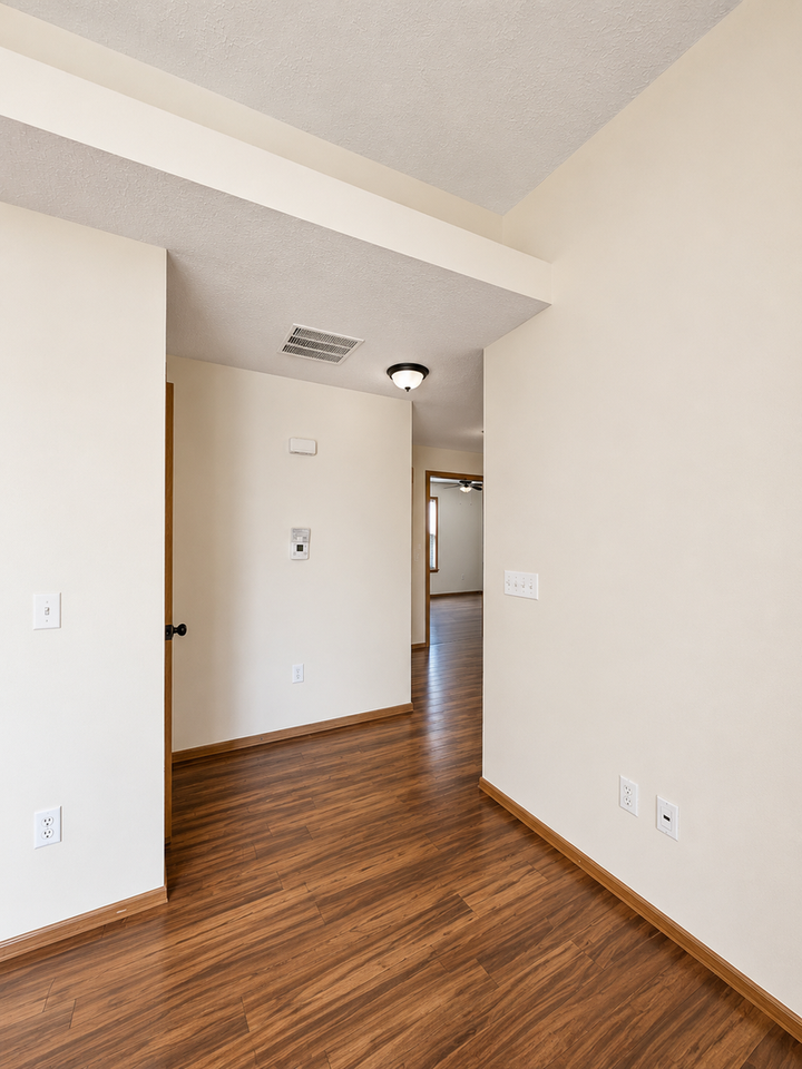 842 W Lorenza Dr - Photo 6 of 19