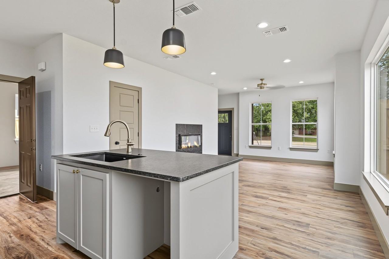 5812 Cooks Ln - Photo 6 of 25