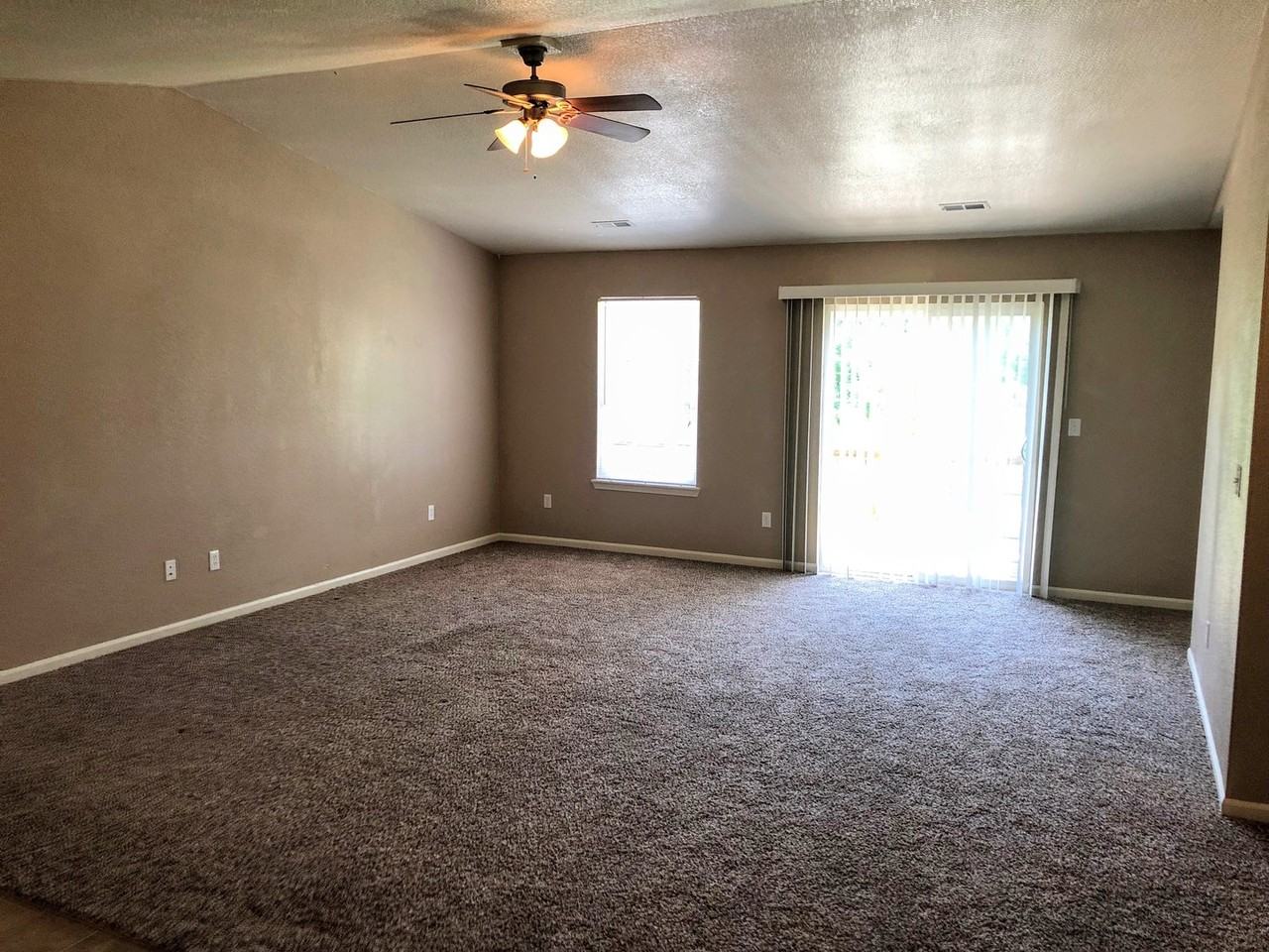 20938B Homer St - Photo 2 of 12