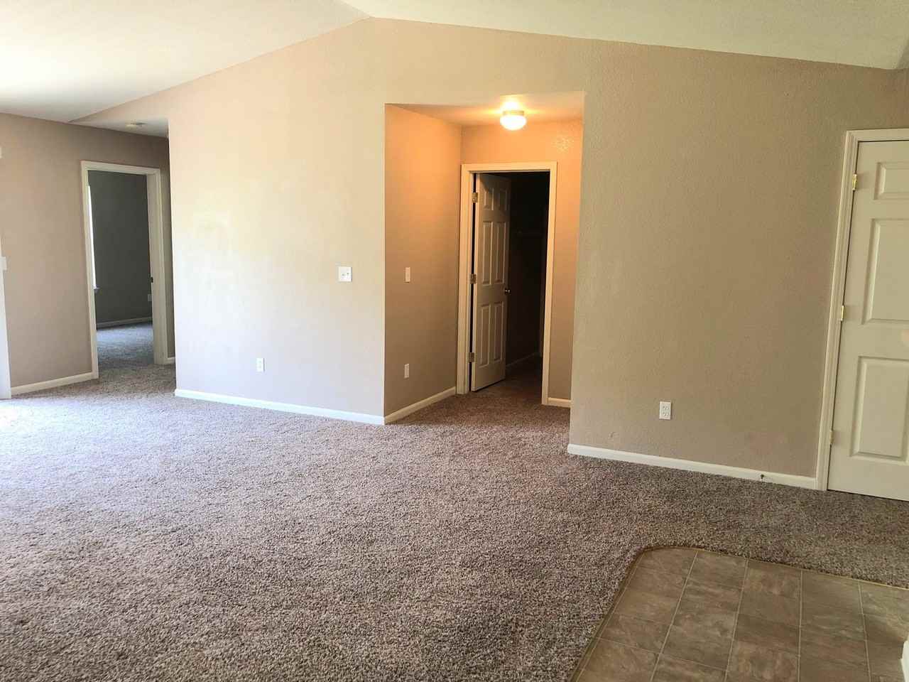 20938B Homer St - Photo 3 of 12