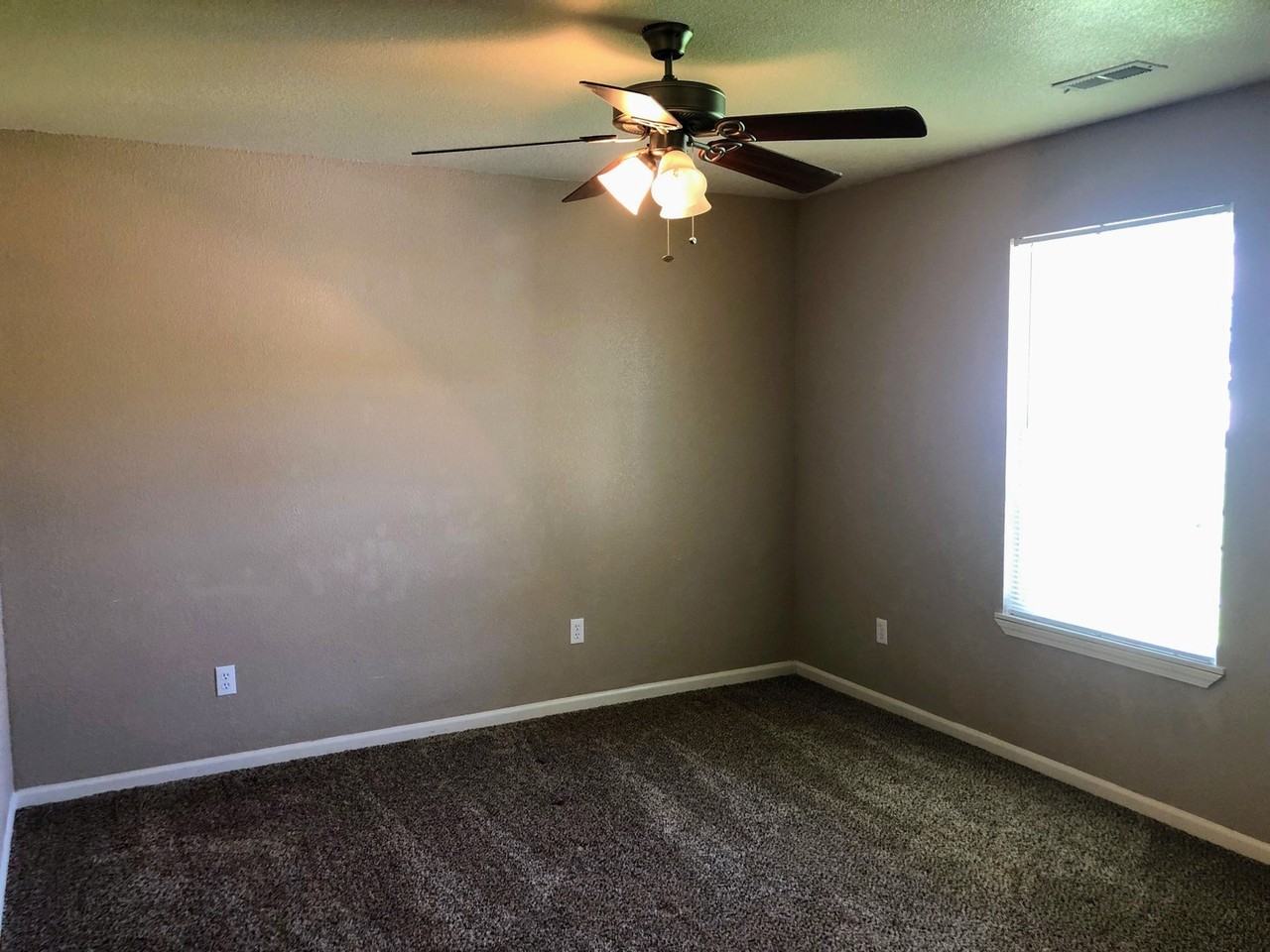 20938B Homer St - Photo 5 of 12